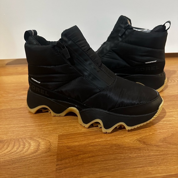 NWT SOREL Kinetic Impact Puffy Zip WP Shoe - Women's - Picture 2 of 10